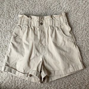 H&M KHAKI RUCHED SHORTS